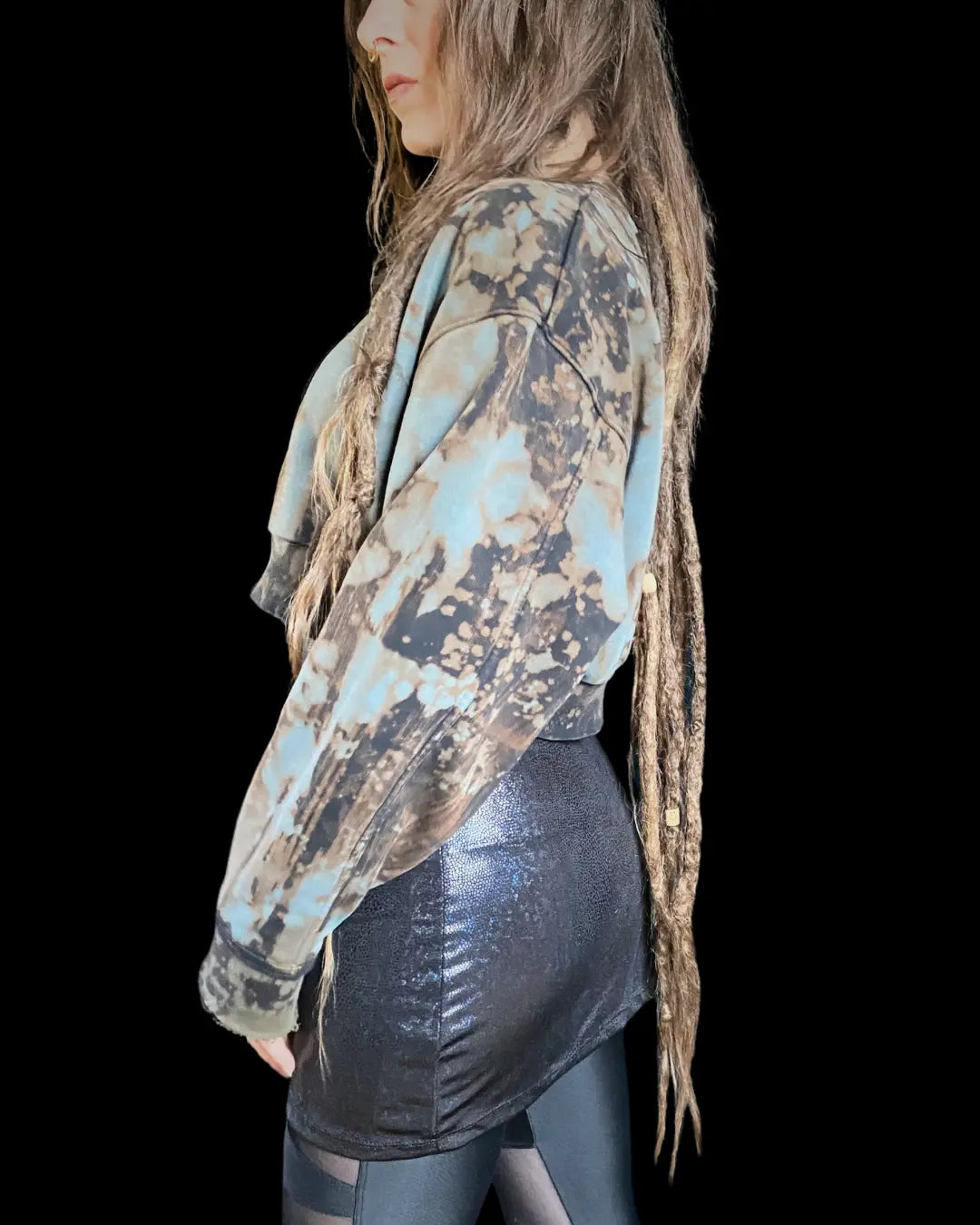 Crop Hoodie Tie Dye mit Backpatch