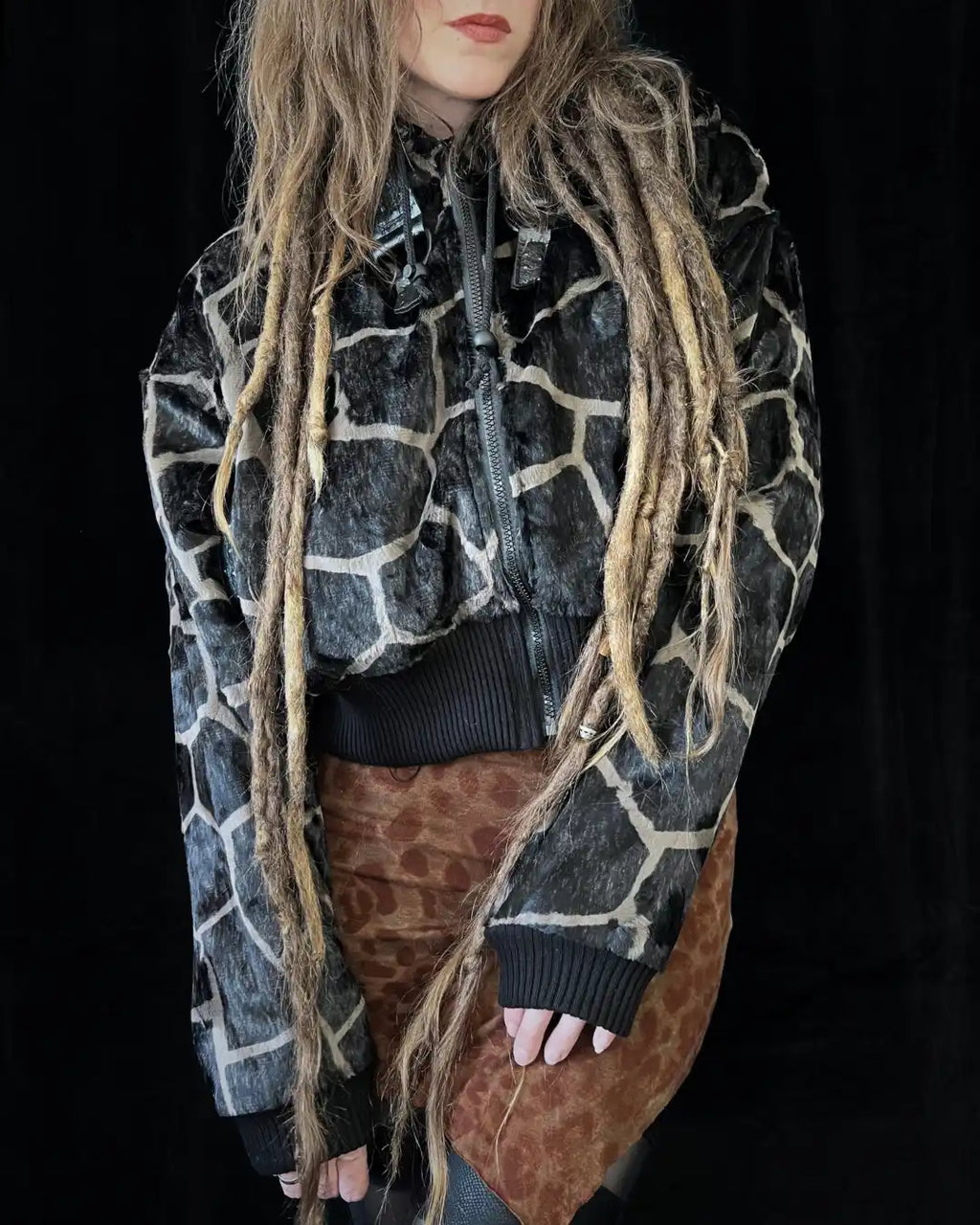 Faux Fur Jacket – Animalprint Giraffe with Pattern Backpatch