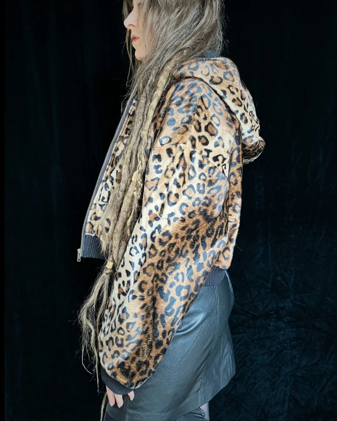 Felljacke Leo braun mit großem Backpatch