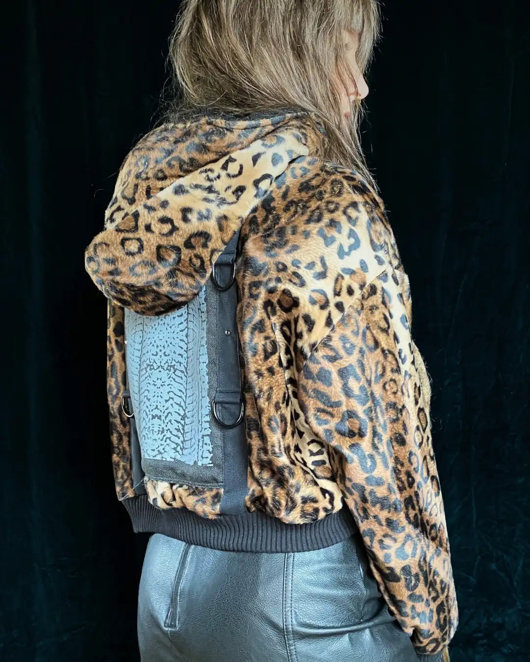 Felljacke Leo braun mit großem Backpatch