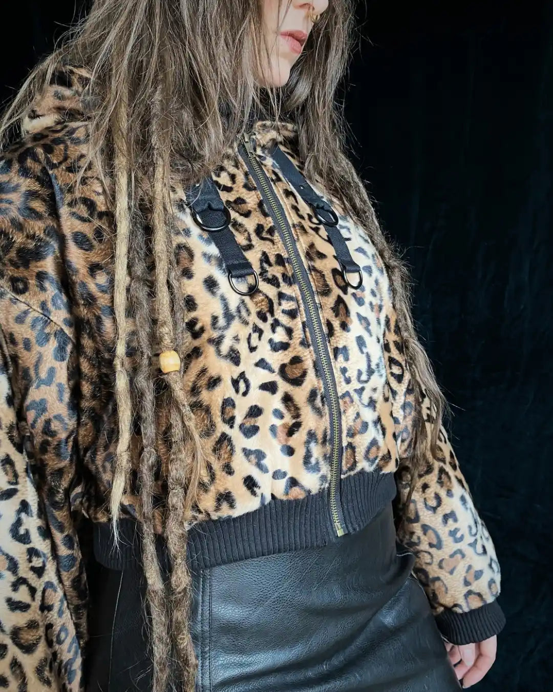 Felljacke Leo braun mit großem Backpatch