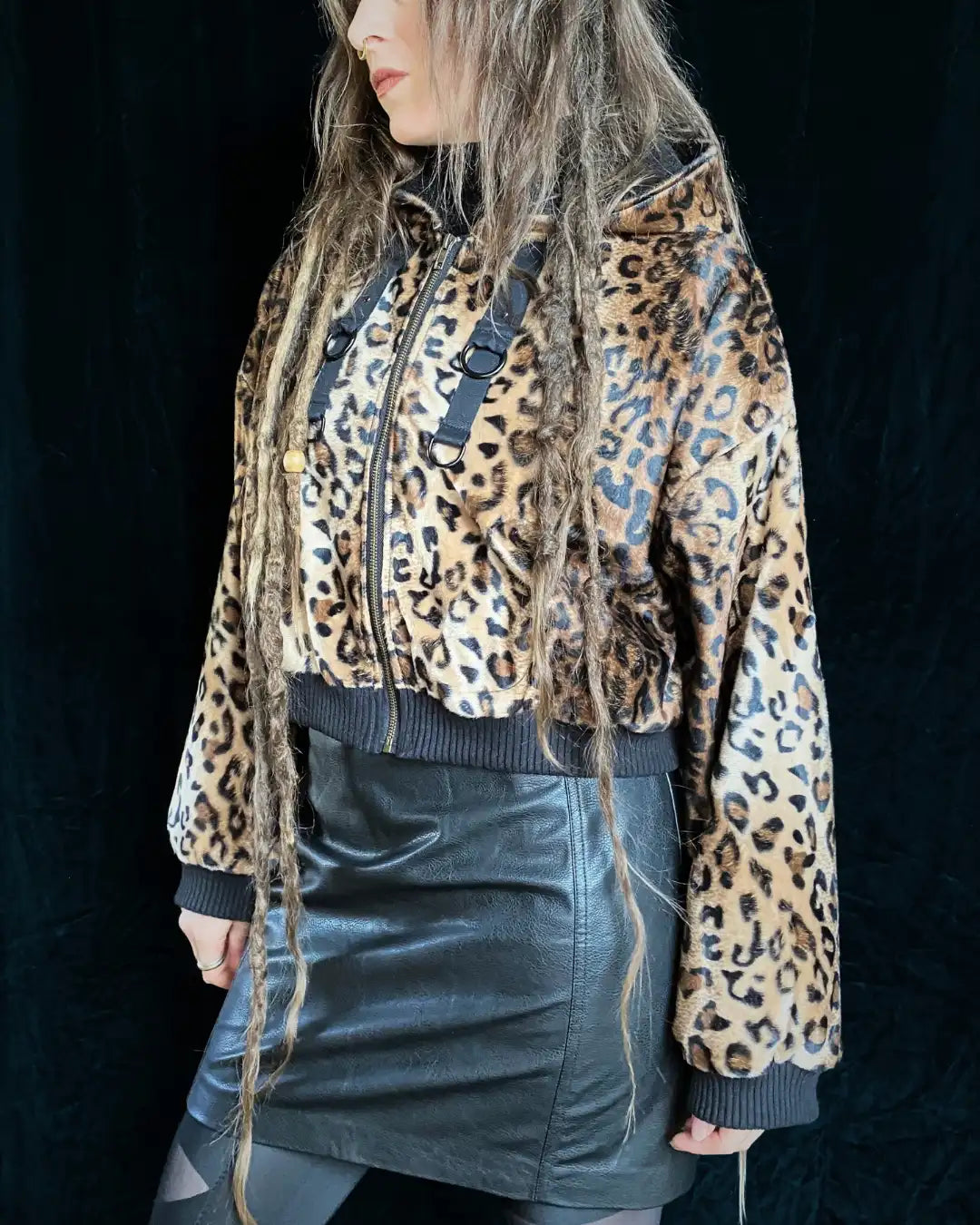 Felljacke Leo braun mit großem Backpatch