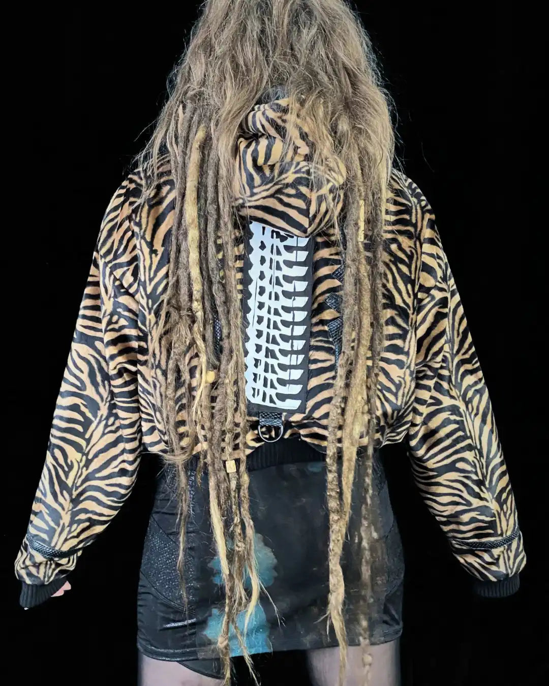 Faux Fur Jacket – Animalprint Tiger/snakeskin with pattern backpatch