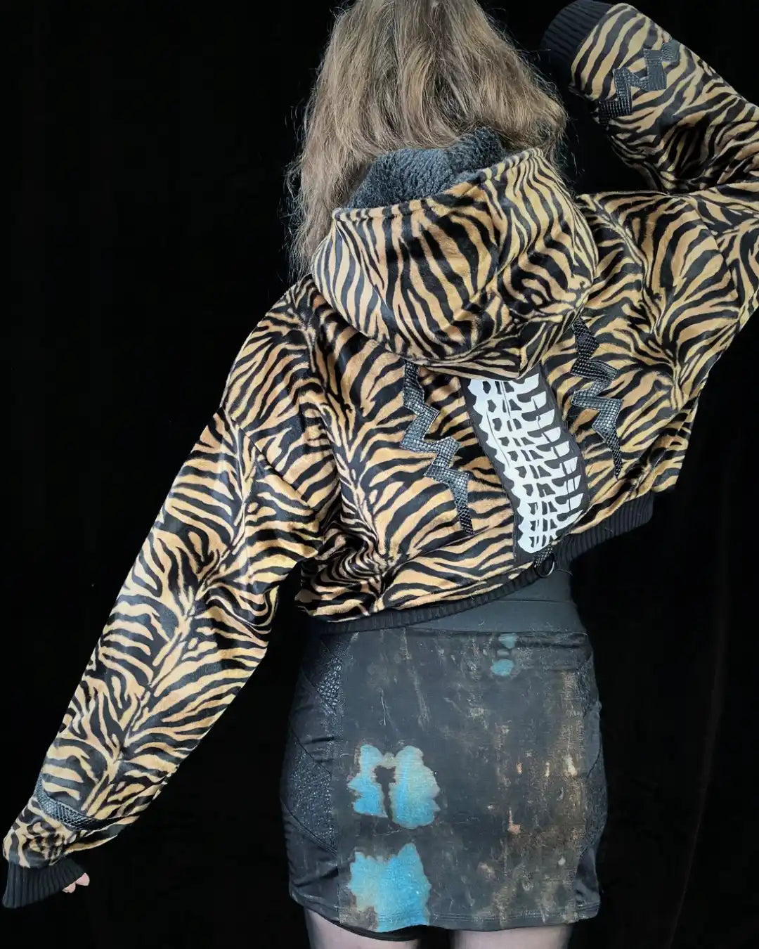 Faux Fur Jacket – Animalprint Tiger/snakeskin with pattern backpatch