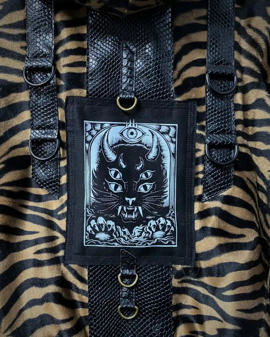 Felljacke Tiger/Schlange mit Katzen Backpatch