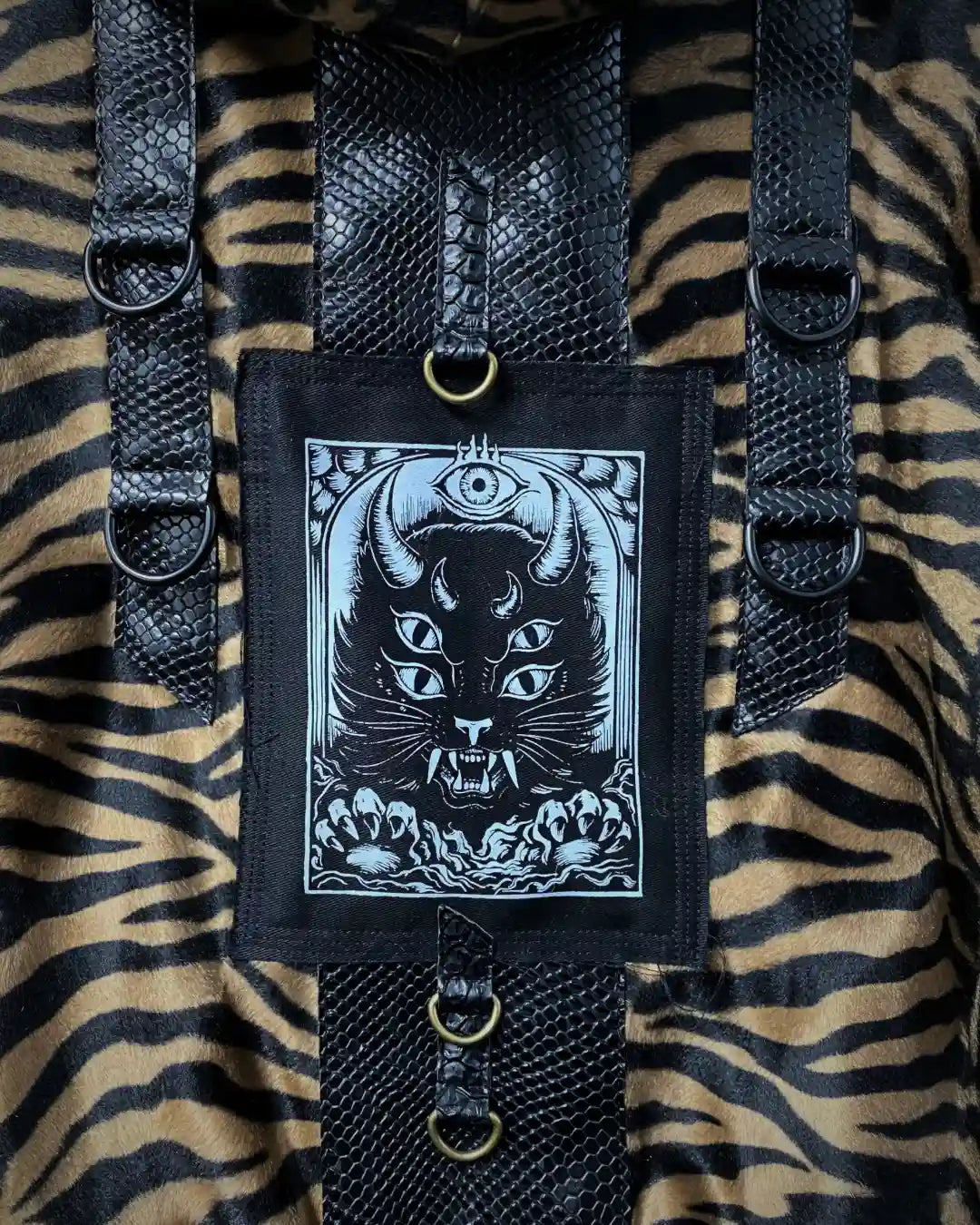 Faux Fur Jacket – Animalprint Tiger/snakeskin with CAT backpatch