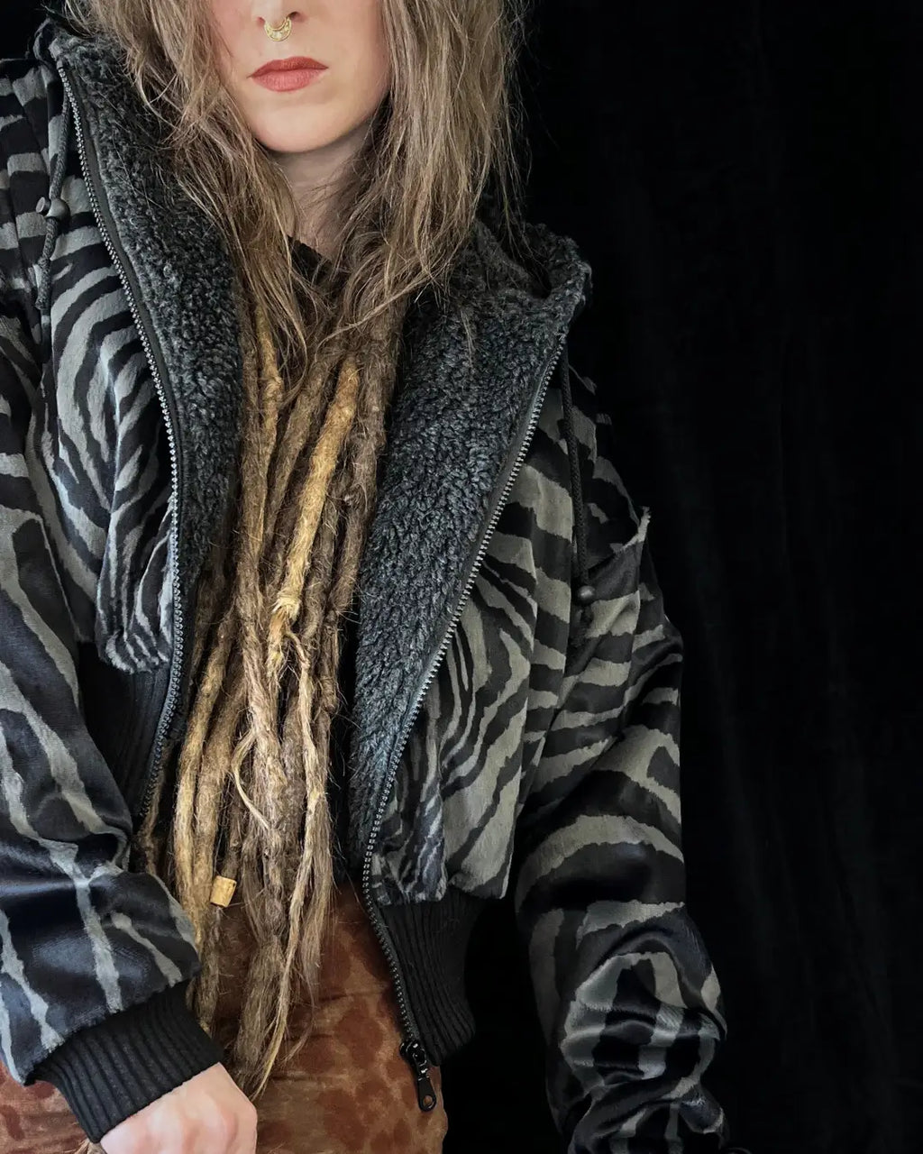 Faux Fur Jacket – Animalprint grey Zebra / Pattern Backpatch