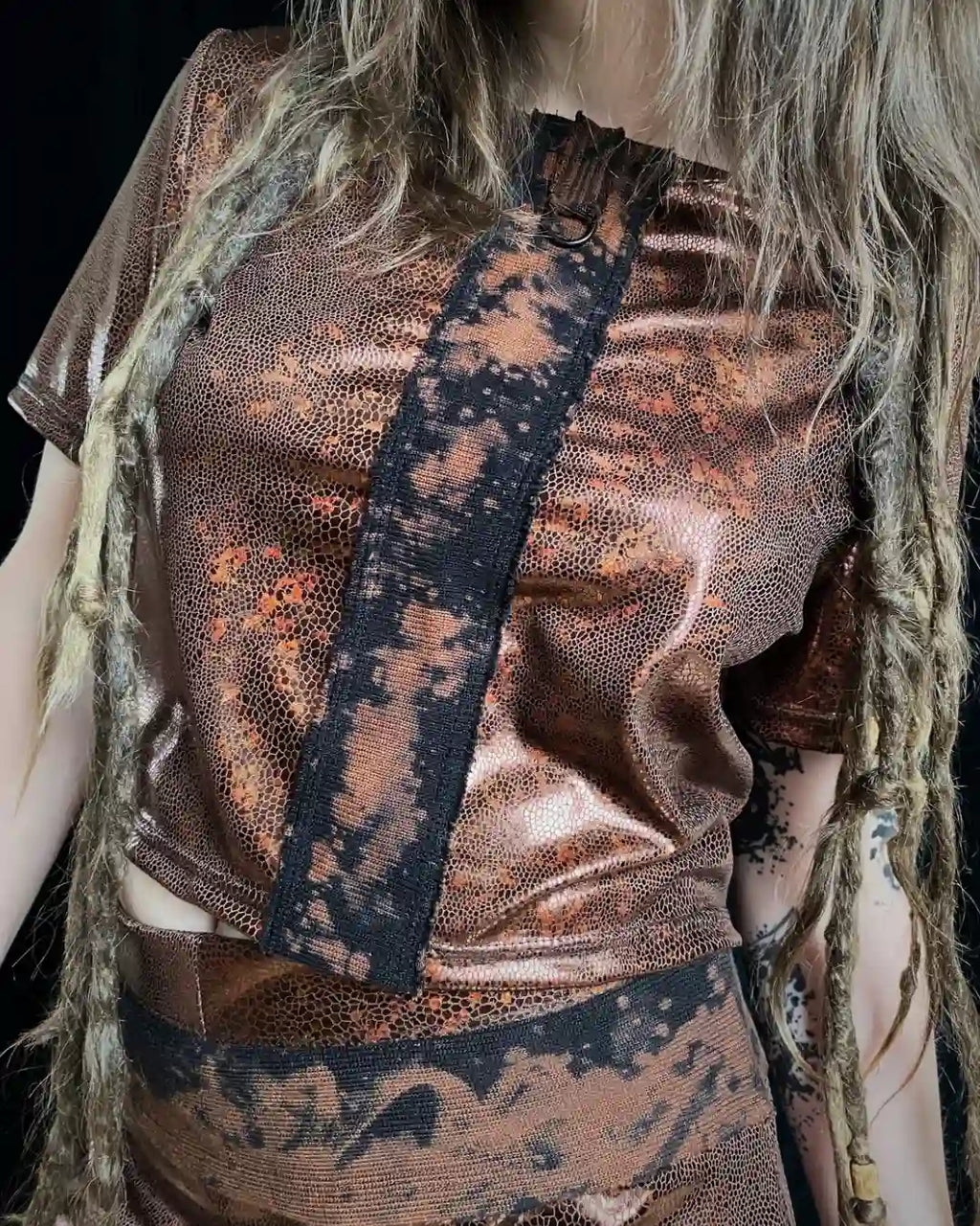 Holo Glitzer Top mit Leomesh und Tie Dye