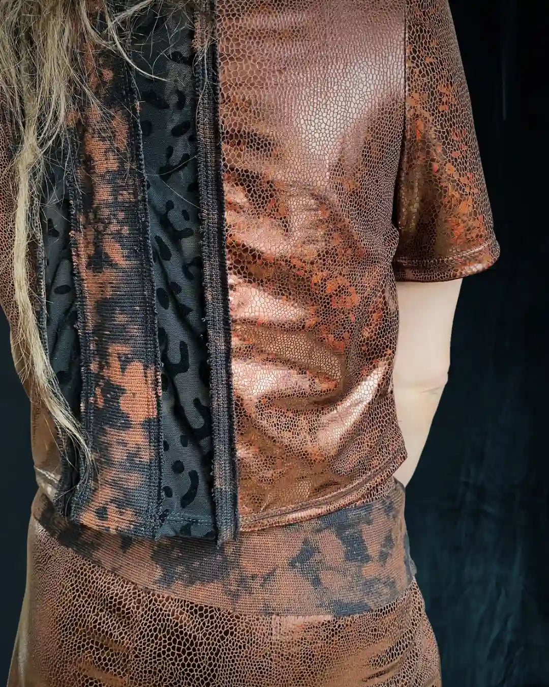 Holo Glitzer Top mit Leomesh und Tie Dye