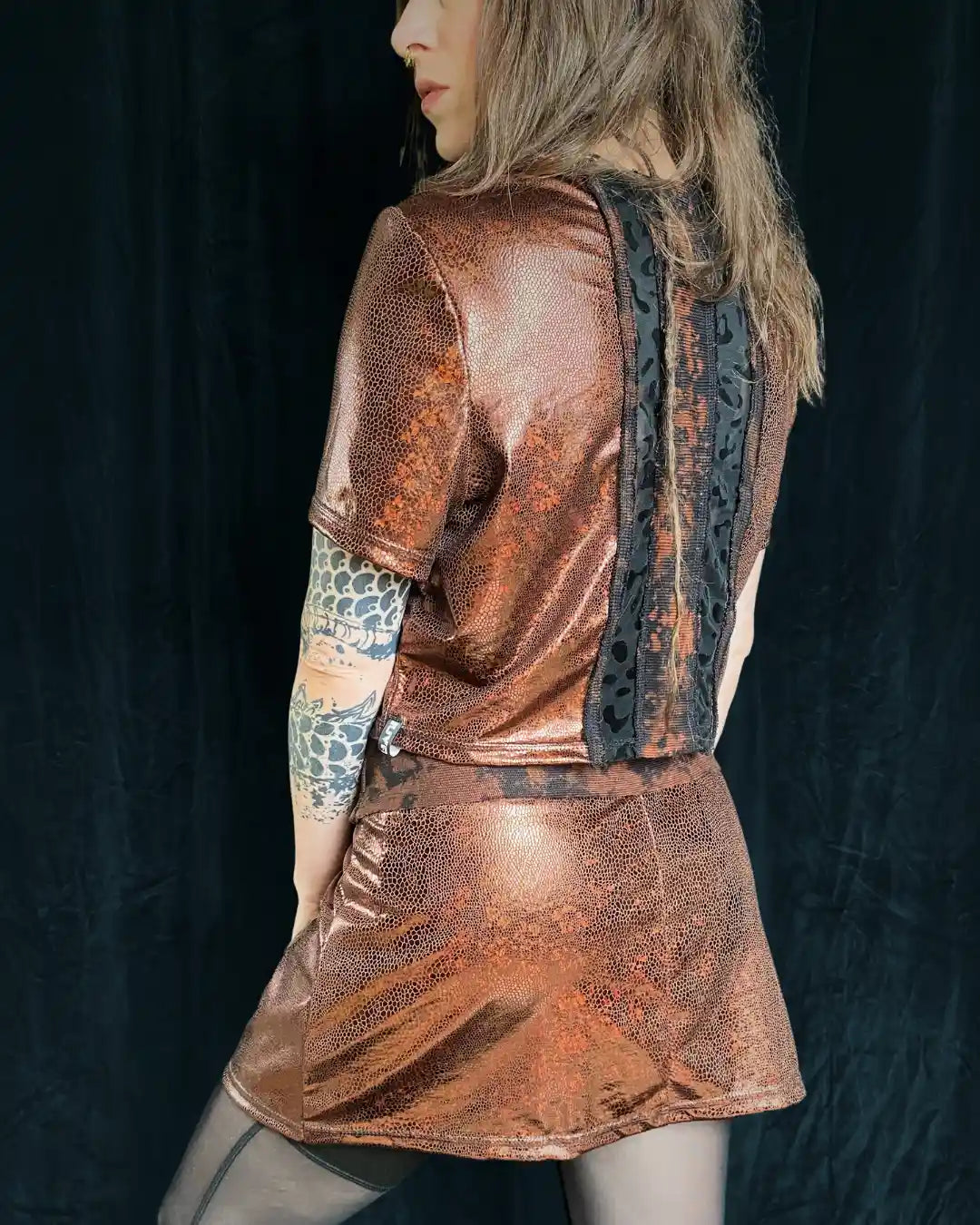 Holo Glitzer Top mit Leomesh und Tie Dye