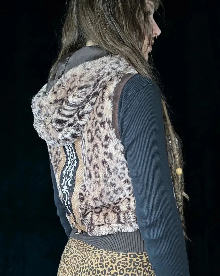 Furry vest Leo with Hoodie, Pockets and Backpatch