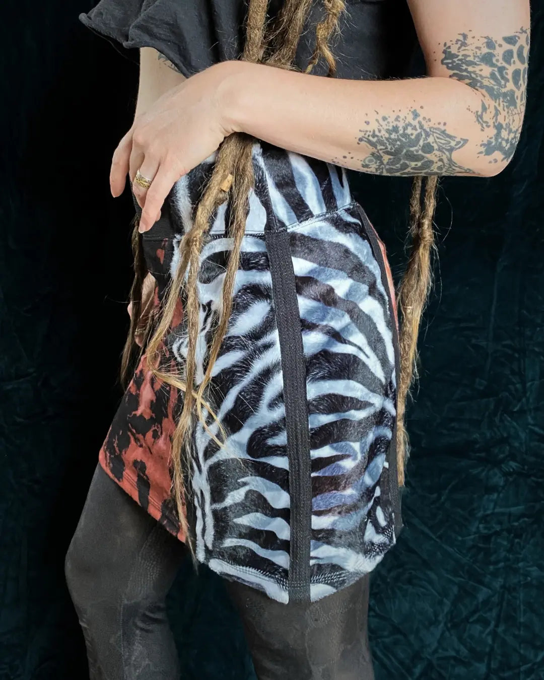 Minirock Zebrafell Animalprint / Tie Dye rot