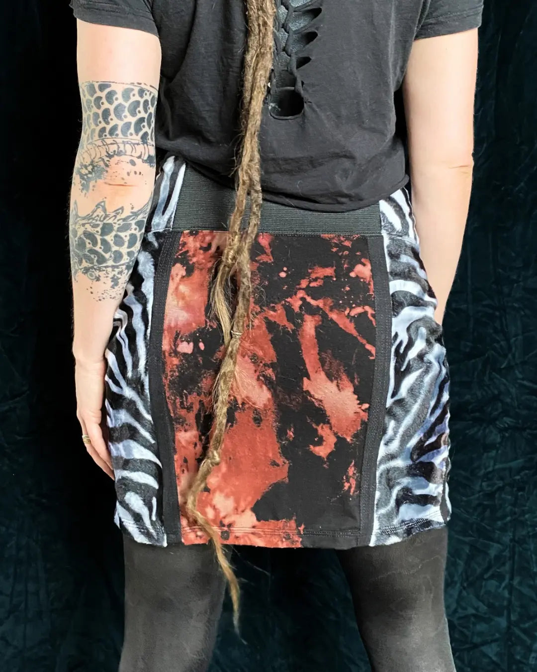 Minirock Zebrafell Animalprint / Tie Dye rot