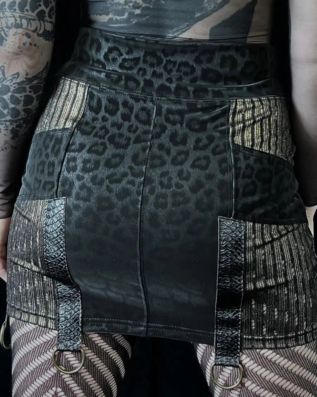 Miniskirt Leo/gold with Pockets + Rings