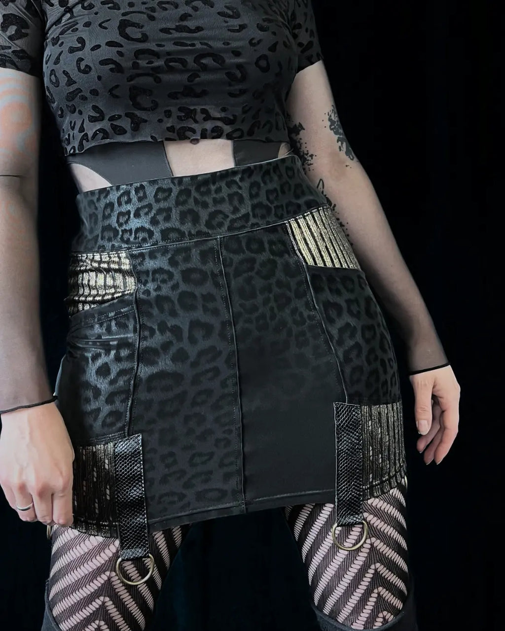 Miniskirt Leo/gold with Pockets + Rings