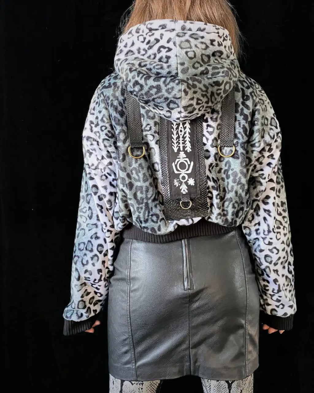 Felljacke Animalprint Leo mit Backpatch