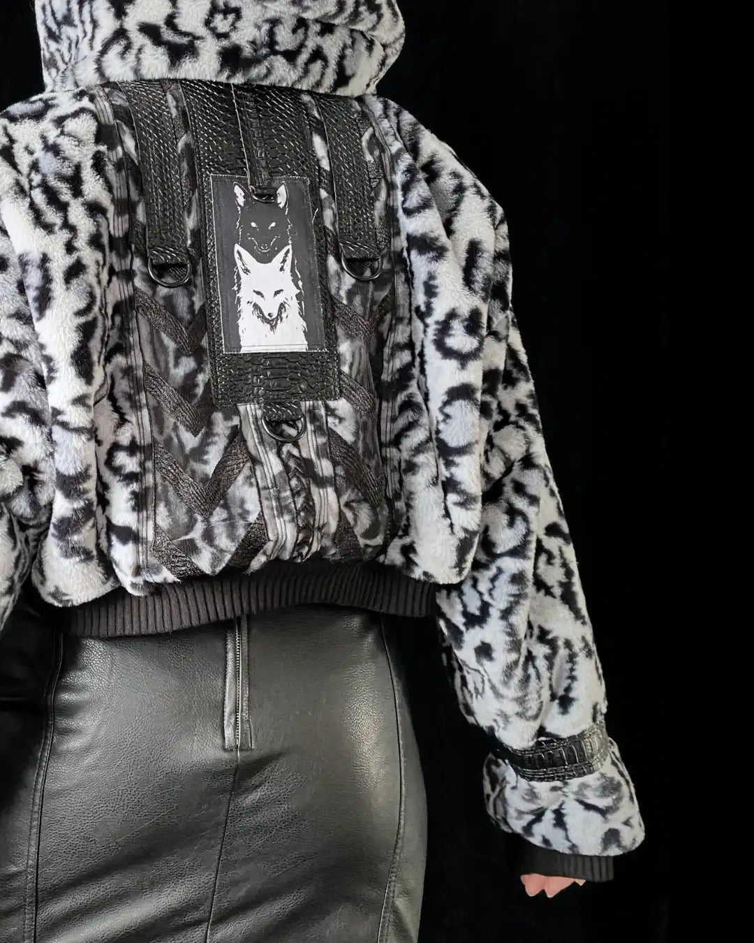 Faux Fur Jacket – Animalprint SNOW Leopard/Wolf
