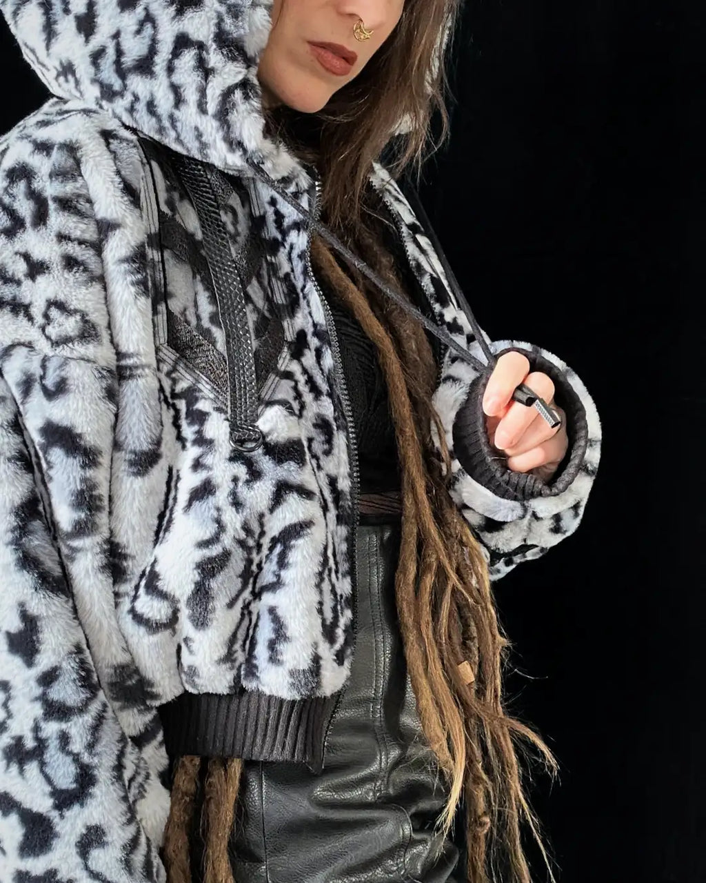 Faux Fur Jacket – Animalprint SNOW Leopard/Wolf