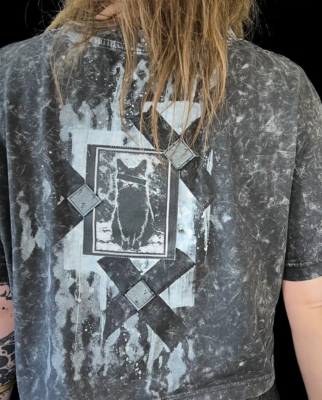 Painted Acid Tee • dunkelgrau • blinde Katze • M