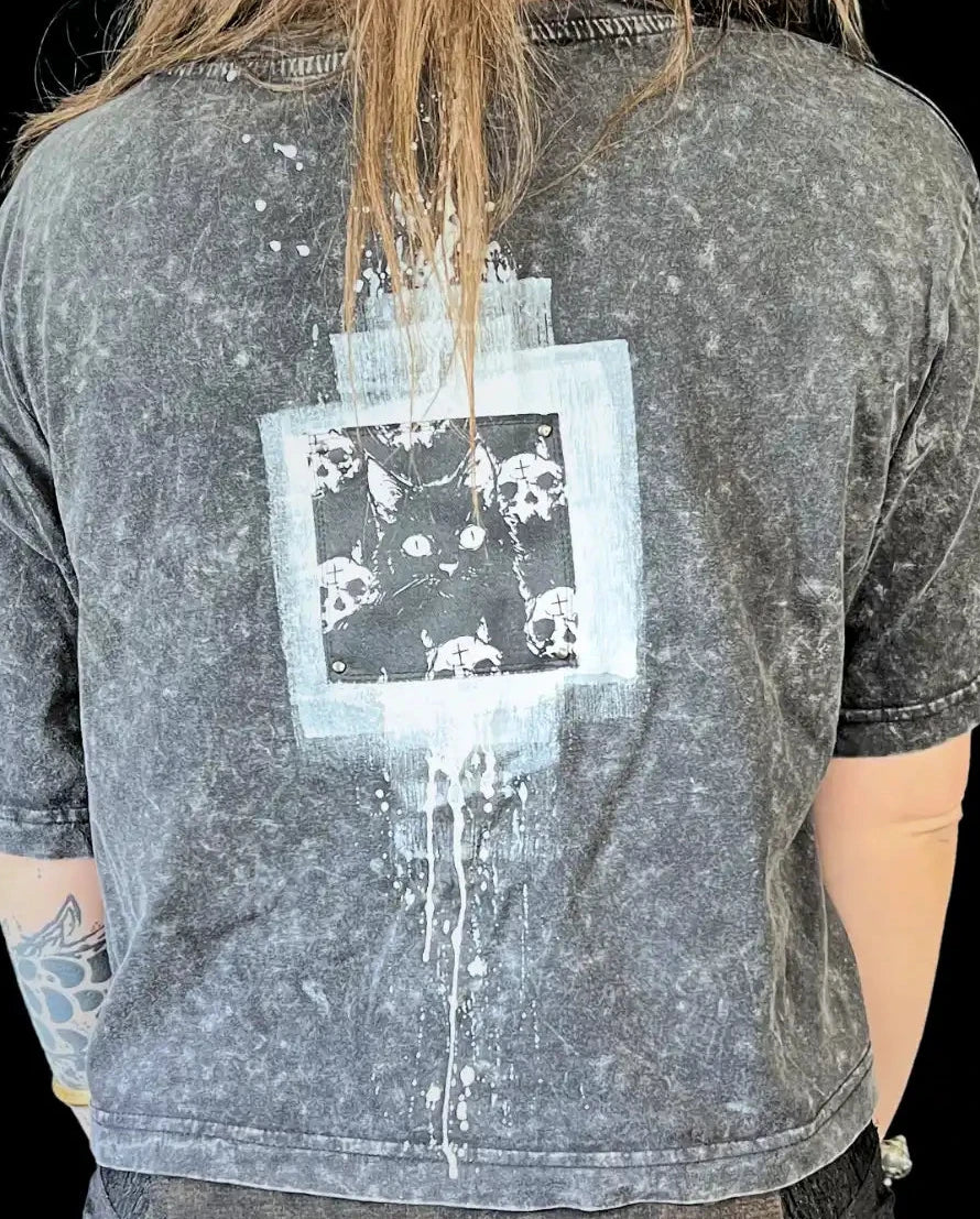 Painted Acid Tee • dark grey • cat/skull III • L