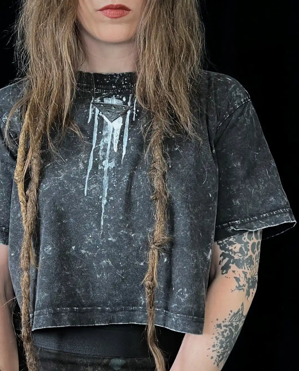 Painted Acid Tee • dunkelgrau • Katze/Schädel • S