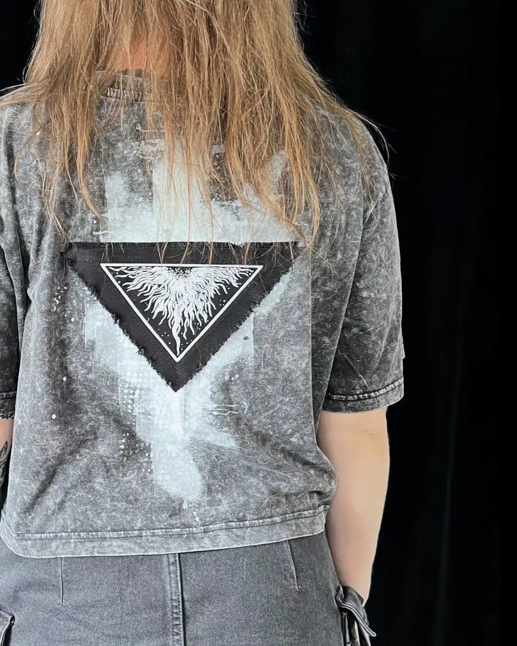 Painted Acid Tee • dark grey • flame • L