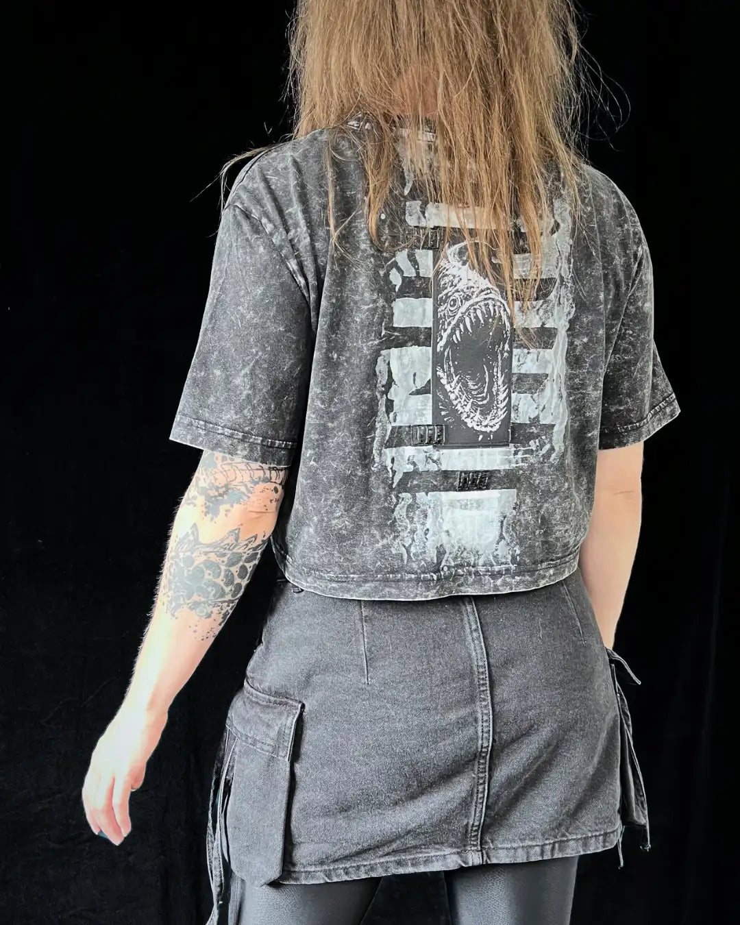 Painted Acid Tee • dark grey • Fish • S