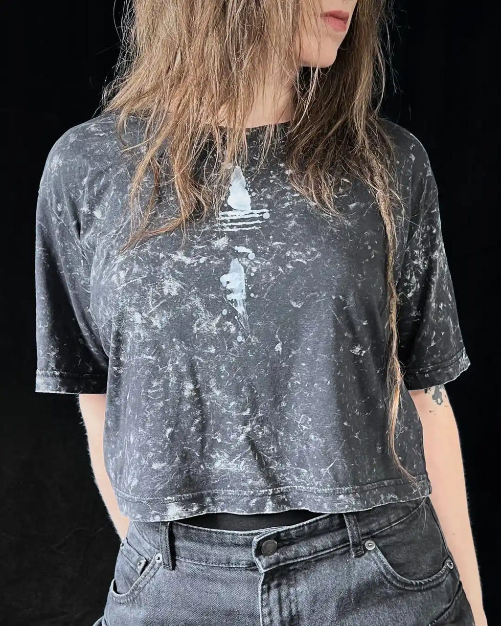 Painted Acid Tee • dark grey • Skull • M